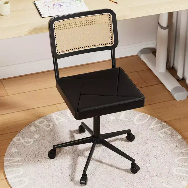 Chaise de bureau en cuir PU, Chaise de vanité pivotante réglable en hauteur sans accoudoirs avec roulettes, Chaise de bureau à dossier en rotin pour petits espaces, Noir/Blanc
