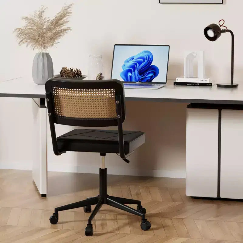 Chaise de bureau en cuir PU, Chaise de vanité pivotante réglable en hauteur sans accoudoirs avec roulettes, Chaise de bureau à dossier en rotin pour petits espaces, Noir/Blanc