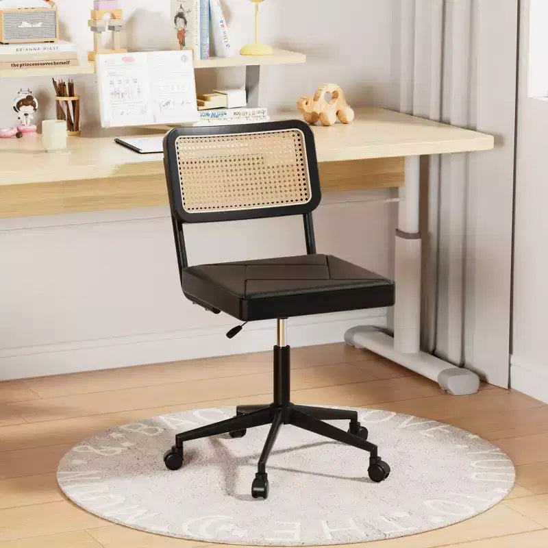 Chaise de bureau en cuir PU, Chaise de vanité pivotante réglable en hauteur sans accoudoirs avec roulettes, Chaise de bureau à dossier en rotin pour petits espaces, Noir/Blanc